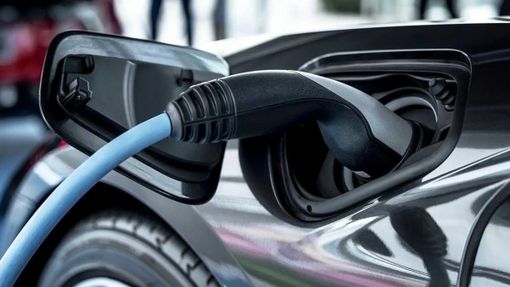Noleggio a lungo termine delle auto elettriche: i vantaggi