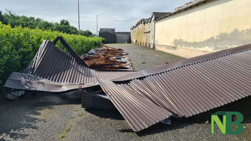 Cerrione nella morsa del vento: tetti divelti e strade chiuse, FOTO Catia Ciccarelli per newsbiella.it