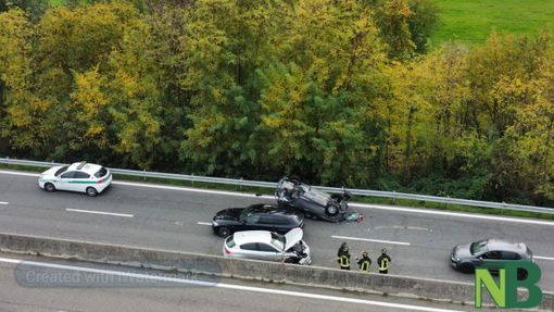 Incidente in superstrada tra Vigliano e Chiavazza, auto cappottata