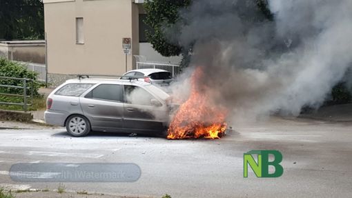 Incendio auto via De Mosso a Biella - Foto Benedetti per newsbiella.it
