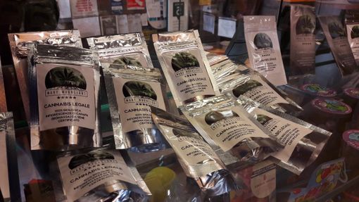 Biella: La cannabis legale arriva in tabaccheria FOTOGALLERY