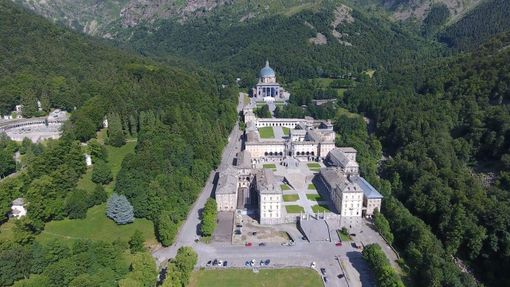 Oropa, NuovaMente presenta la conferenza “Il cantico antico del torrente Oropa”. Oropa, NuovaMente presenta la conferenza “Il cantico antico del torrente Oropa”.