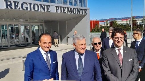 Israele, Tajani sugli attacchi ai soldati in Libano: "Inaccettabile, sono militari e non militanti di Hebollah". Israele, Tajani sugli attacchi ai soldati in Libano: "Inaccettabile, sono militari e non militanti di Hebollah".