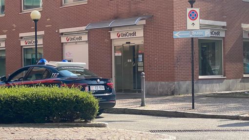 Biella, falso allarme di rapina alla Unicredit Biella, falso allarme di rapina alla Unicredit