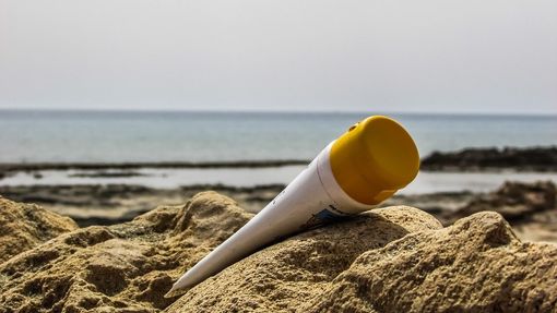 Estate a misura di bambino: come proteggere la pelle senza fermare il divertimento