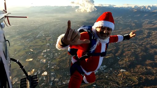 Biella: Babbo Natale paracadutista arriverà in volo il 23 dicembre