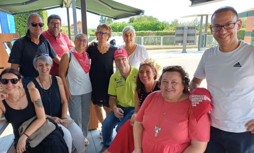 Protestano i rider di Biella, manifestazione a Torino davanti al palazzo della Regione