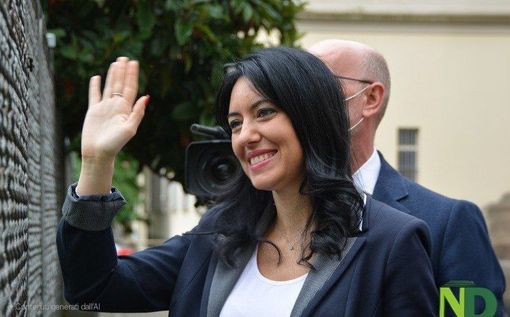 Anche Azzolina vittima dei commenti volgari su phica.eu Anche Azzolina vittima dei commenti volgari su phica.eu