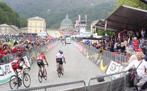 Giro d'Italia a Oropa e processione, vincono la concordia e il dialogo Giro d'Italia a Oropa e processione, vincono la concordia e il dialogo