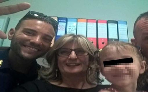 Bimba di 3 anni dimenticata in autogrill sulla A26 Bimba di 3 anni dimenticata in autogrill sulla A26