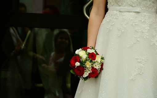 Muzzano, ladri in casa: rubato anche l’abito da sposa