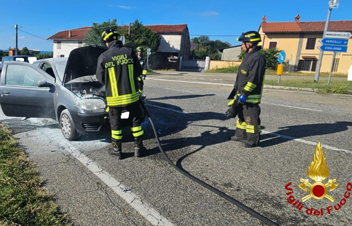 Dal Nord Ovest – Impatto tra tre auto, ci sono dei feriti Dal Nord Ovest – Impatto tra tre auto, ci sono dei feriti