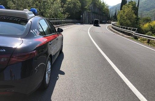 Ruba la moto a un poliziotto ma si schianta nella fuga: 23enne torinese perde la vita sulle strade della Liguria, foto red. to Ruba la moto a un poliziotto ma si schianta nella fuga: 23enne torinese perde la vita sulle strade della Liguria, foto red. to