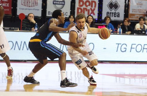 Basket - Raffica di multe per l'Angelico Basket - Raffica di multe per l'Angelico