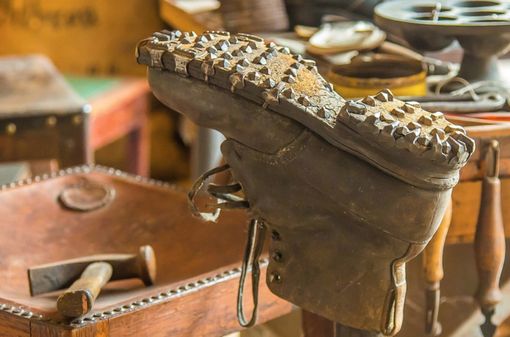 Artigiani in via d'estinzione, un calzolaio ogni 5 comuni Artigiani in via d'estinzione, un calzolaio ogni 5 comuni