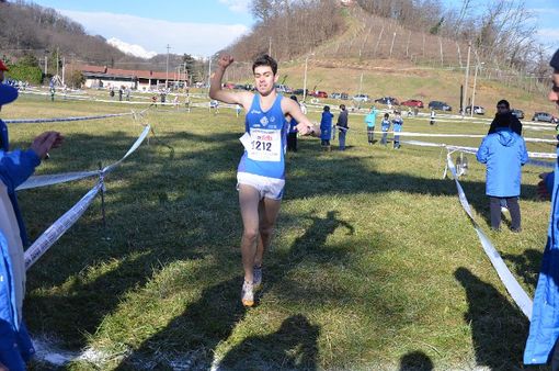Il vincitore del Cross di Cossato Daniele Ansaldi (Foto Biellaedintorni.it)