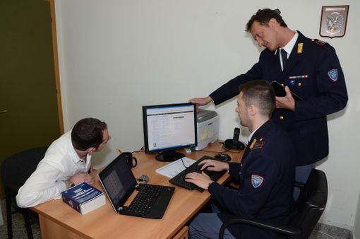 La Polizia postale ci spiega come evitare i rischi del web