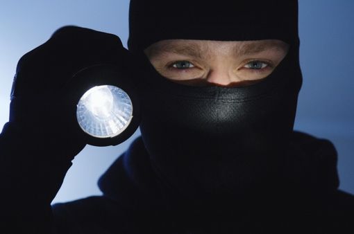 Occhieppo Superiore: Se ne vanno a mani vuote i ladri che hanno forzato la porta di una cascina