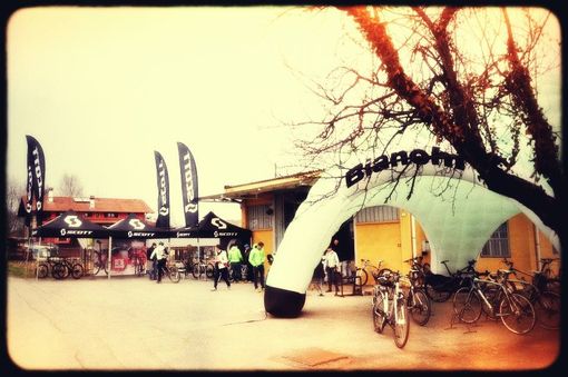 Bike test su strada delle nuove gamme Scott e Bianchi