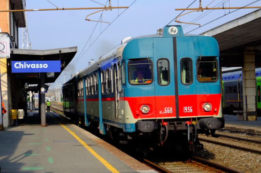 treno chivasso treno chivasso