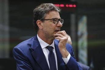Manovra, Giorgetti a imprese: "Non è chiusa, su banche si ragiona"