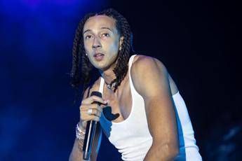 Milano Cortina, dopo le polemiche Ghali pubblica a sorpresa il nuovo singolo 'Basta' Milano Cortina, dopo le polemiche Ghali pubblica a sorpresa il nuovo singolo 'Basta'