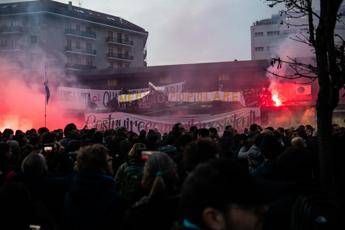 Scontri a corteo contro Milano Cortina, sei indagati: altri in corso di identificazione Scontri a corteo contro Milano Cortina, sei indagati: altri in corso di identificazione