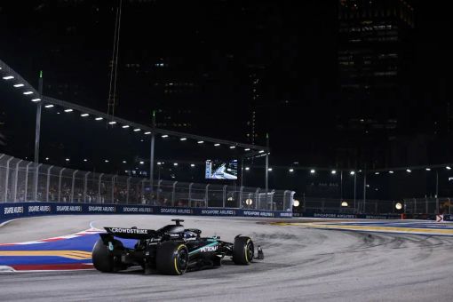 A Singapore trionfa Russell davanti a Verstappen, quarto Piastri