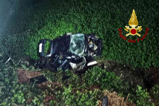 Auto in una scarpata nella vicina Valsesia