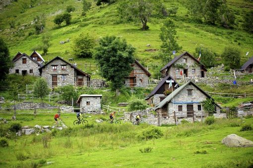 Conto alla rovescia per la passeggiata solidale all’Alpe Artignaga (foto di repertorio)