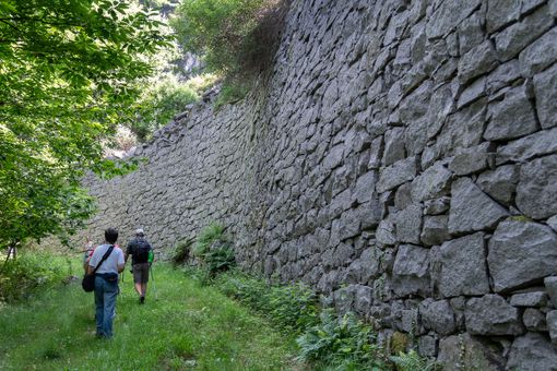 Obiettivo Sabato: le meraviglie della Balma attraverso la storia degli scalpellini. Obiettivo Sabato: le meraviglie della Balma attraverso la storia degli scalpellini.