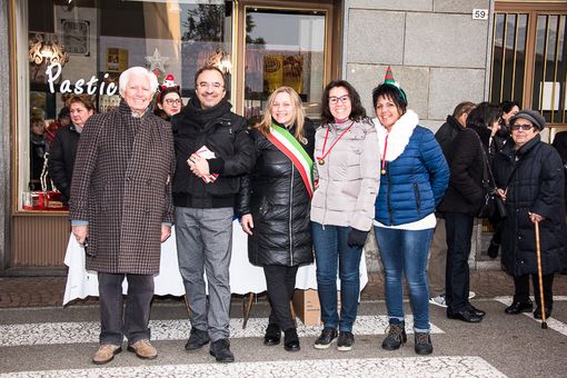 Occhieppo Inferiore: Via Martiri gremita per "Facciamo Natale" FOTOGALLERY