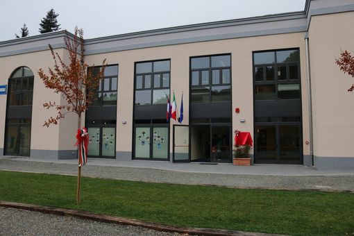 Graglia: Vandali alla scuola primaria di Valle, tubi danneggiati e allagate le caldaie