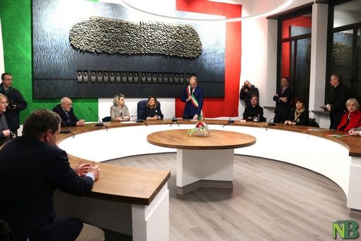 Un'immagine dell'inaugurazione della rinnovata sala consigliare a febbraio 2019