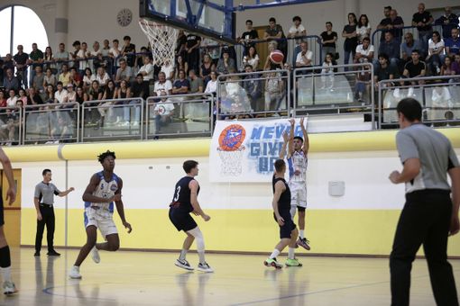 Basket, scivolone all’esordio per lo Zeta Esse Ti, coach Garri: dopo il primo quarto è mancata lucidità.
