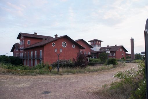 Saccheggiatori a Cascina Casazza