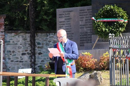 Cavaglià celebra il 25 aprile tra memoria e giovani voci - foto Roberto Canova peer newsbiella.it