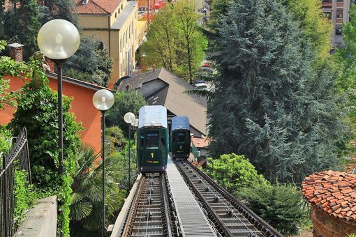 Biella: piazza Curiel si rifà il look