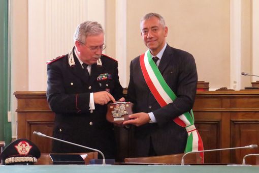 Il generale dei carabinieri Lavacca iscritto nel libro d'onore della città