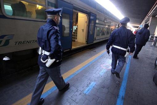 Natale e Capodanno: controlli straordinari in stazione e sui treni Natale e Capodanno: controlli straordinari in stazione e sui treni