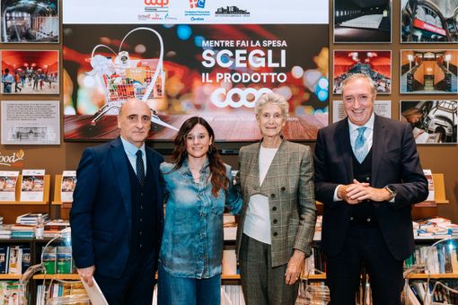 "Insieme sosteniamo la ricerca contro il cancro": a dicembre il prodotto Coop supporta l'istituto di Candiolo "Insieme sosteniamo la ricerca contro il cancro": a dicembre il prodotto Coop supporta l'istituto di Candiolo