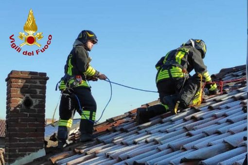 Dal Nord/Ovest, Vigili del Fuoco a Crescentino per un principio di incendio camino Dal Nord/Ovest, Vigili del Fuoco a Crescentino per un principio di incendio camino