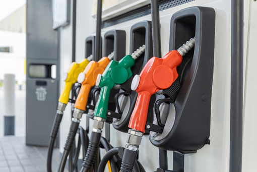 Caro carburante, il gasolio supera i 2 euro: effetti a catena su trasporti, logistica e beni di consumo - Foto di repertorio