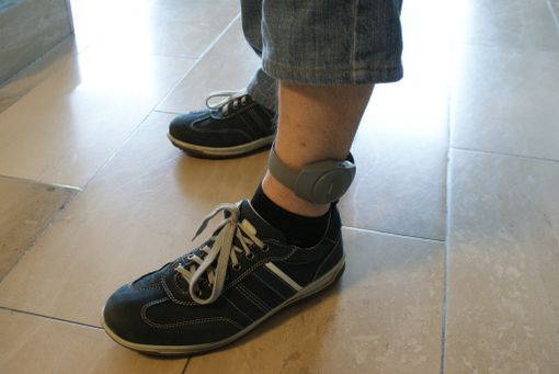 Zubiena: non rientra all'ora stabilita e scatta l'allarme al braccialetto elettronico