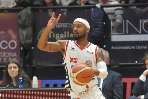 Jazz Ferguson chiama lo schema (Foto Studio Fighera)