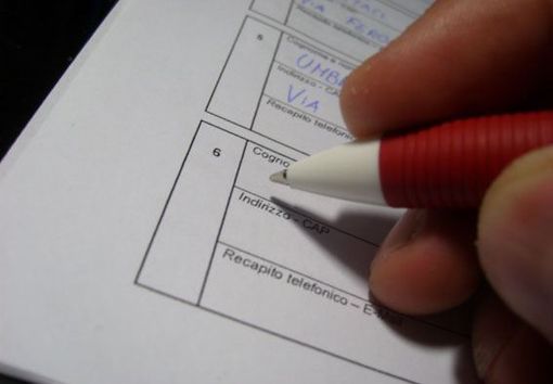 FdI, una raccolta firme per "Vietare il velo integrale nei luoghi pubblici e contrastare l’integralismo"