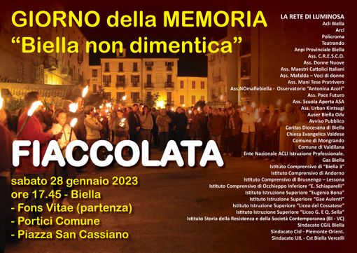 Una fiaccolata in centro a Biella per il Giorno della Memoria