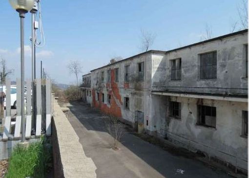 Chiama il 112: “Dei ragazzi sono entrati agli ex Rivetti” Chiama il 112: “Dei ragazzi sono entrati agli ex Rivetti”