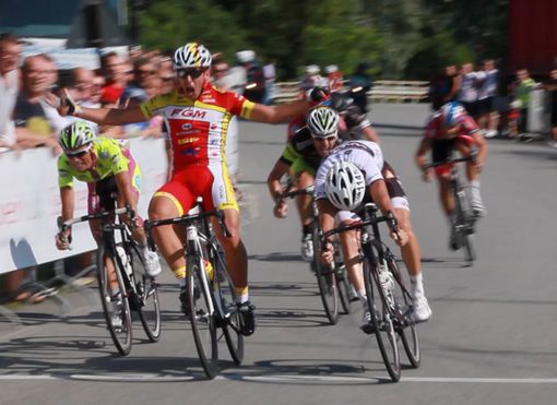 Bocchiola vince in volata la Corsa delle Stelle Cadenti VIDEO Bocchiola vince in volata la Corsa delle Stelle Cadenti VIDEO