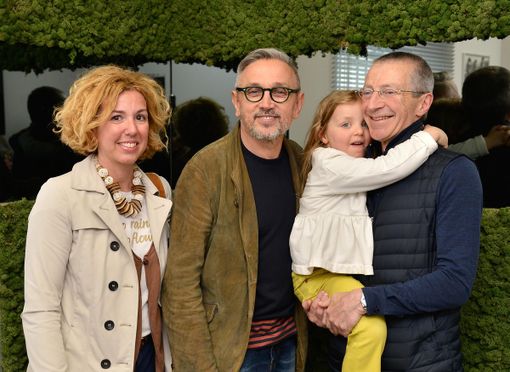 Una pausa prima del bagno di folla, a Edilfesta, di Bruno Barbieri; qui in compagnia di Paolo Mander e della sua famiglia